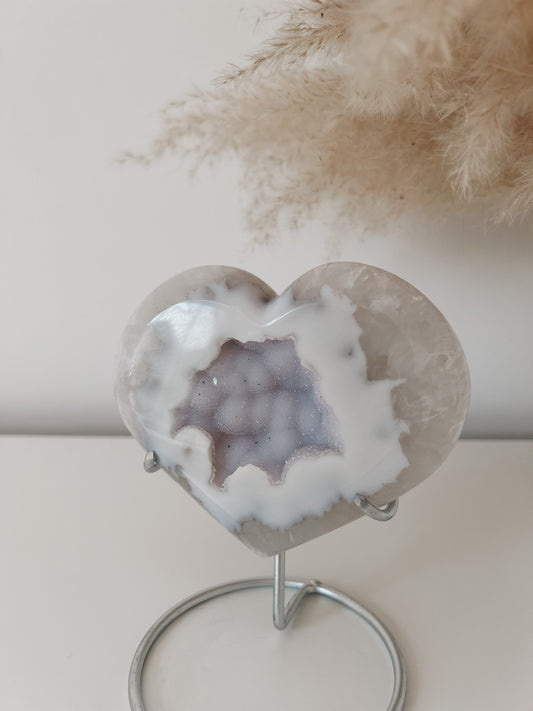 White & Mauve Agate Heart